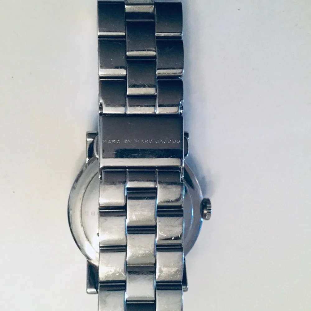 MARC BY MARC JACOBS AMY MID SIZE STAINLESS STEEL WOMENS WATCH EUC
